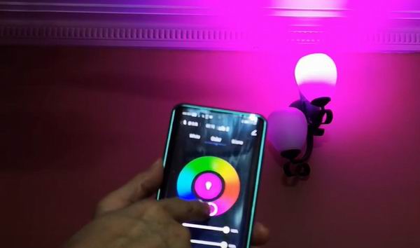 how to choose best color changing light bulb